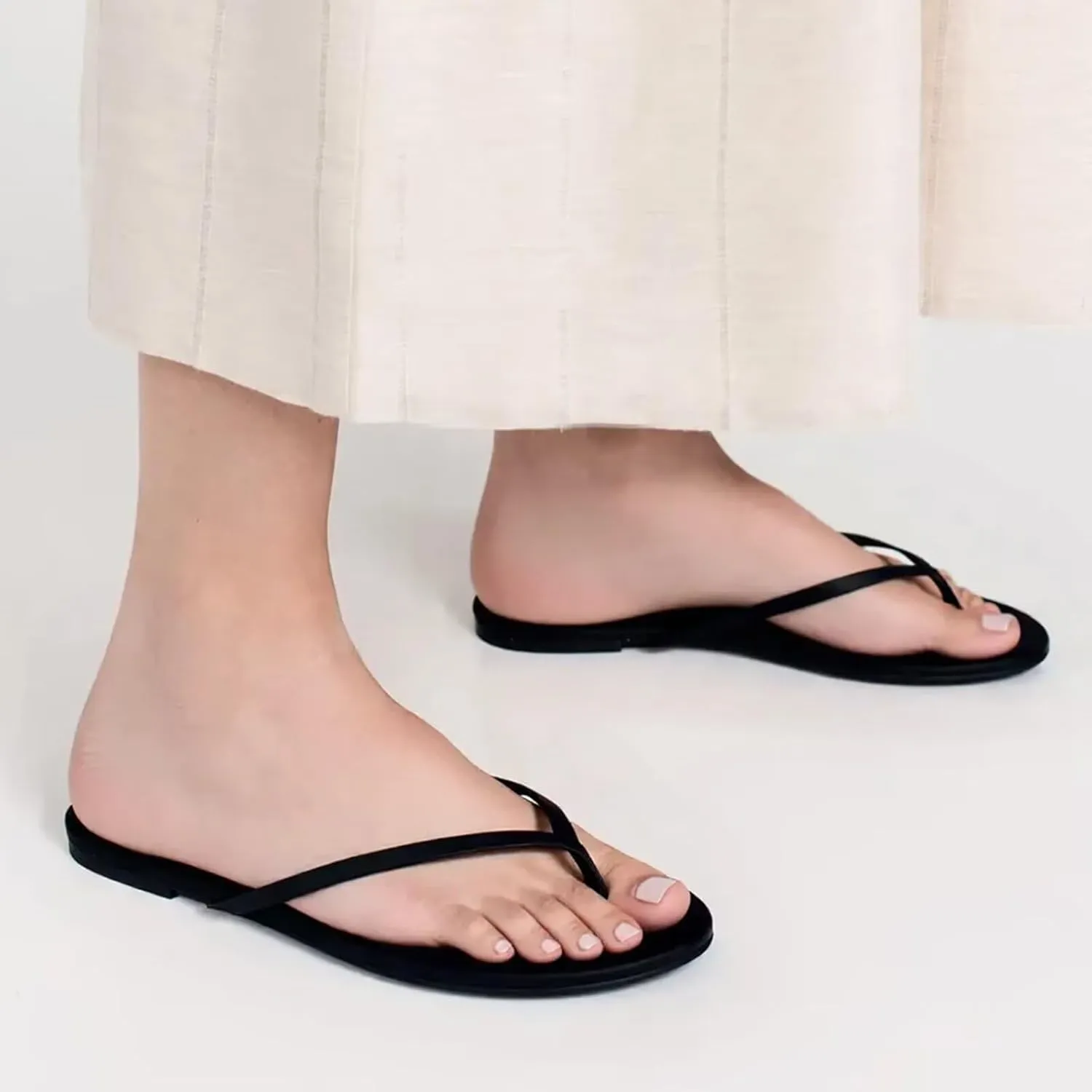 Flat Leather Flip Flops for Women, Comfortable Dressy Thong Sandals 2025 Summer and Spring Vacation Essentials, Chanclas Para Mujer