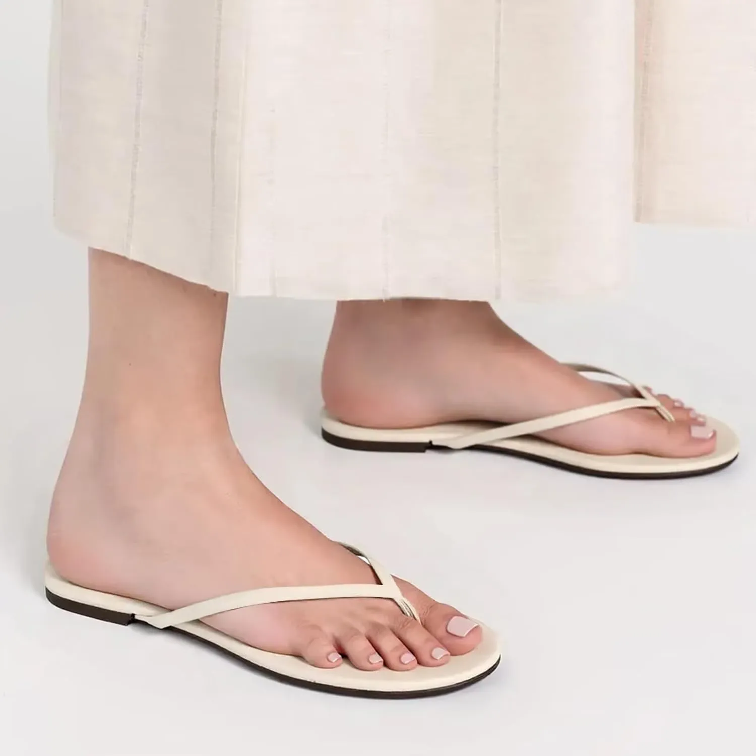Flat Leather Flip Flops for Women, Comfortable Dressy Thong Sandals 2025 Summer and Spring Vacation Essentials, Chanclas Para Mujer