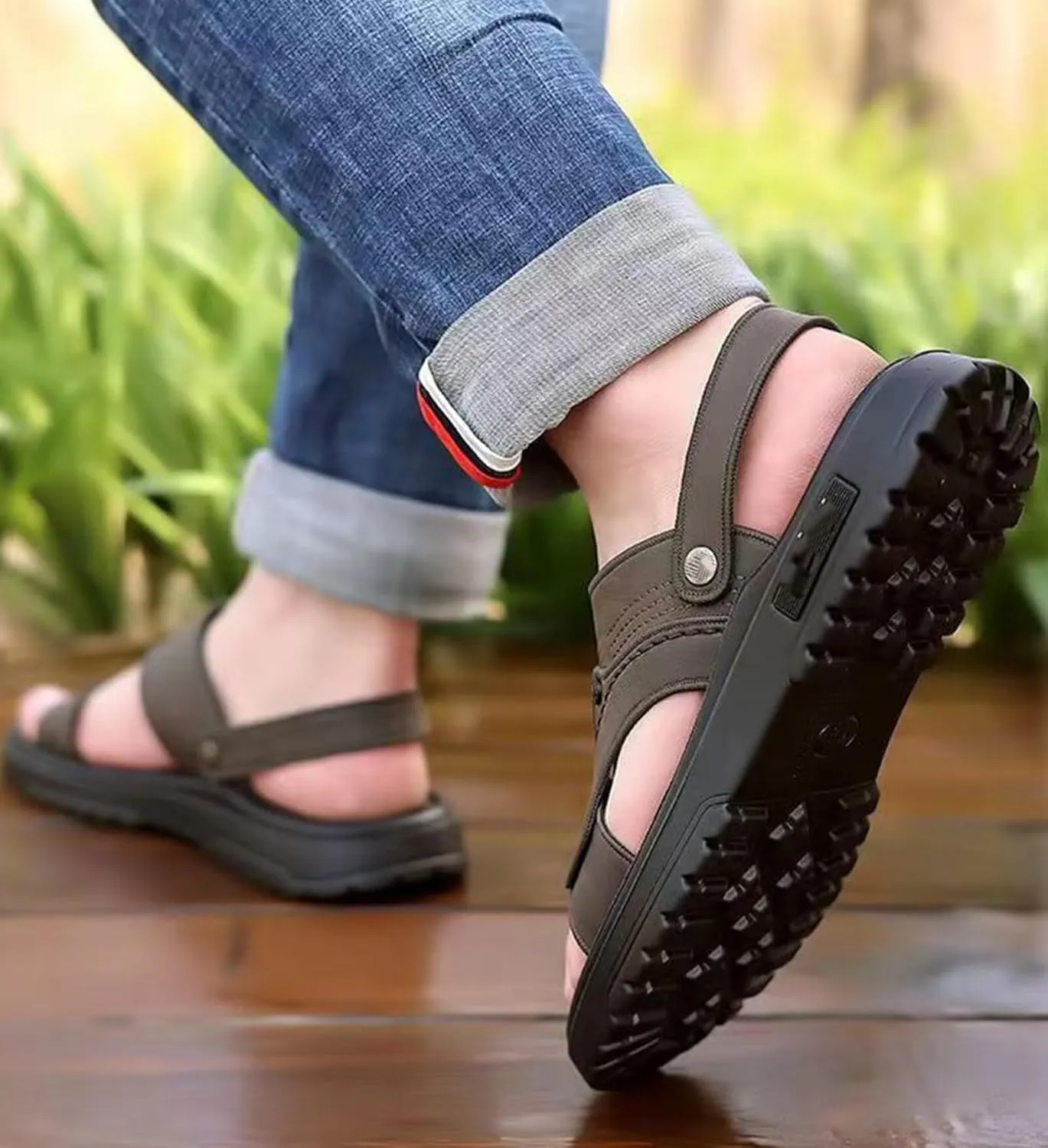 Mens Leather Hiking Sandals Walking Sandals Outdoor Summer Casual Beach Sandals Slippers