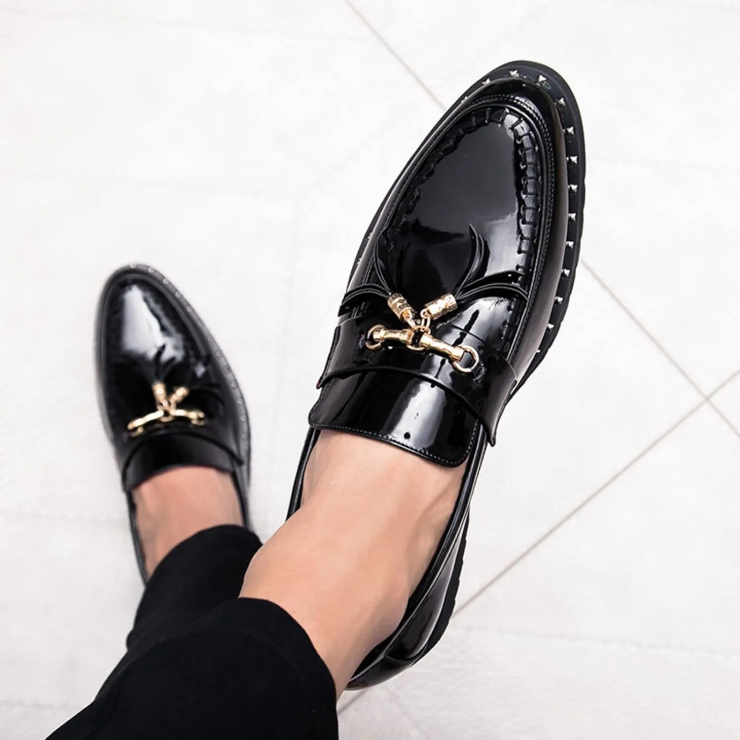 Men's Patent Leather Tassels Slip-On Loafers Classic Flats Smoking Loafers for Business Casual Dress Prom Formal Church Wedding Shoes