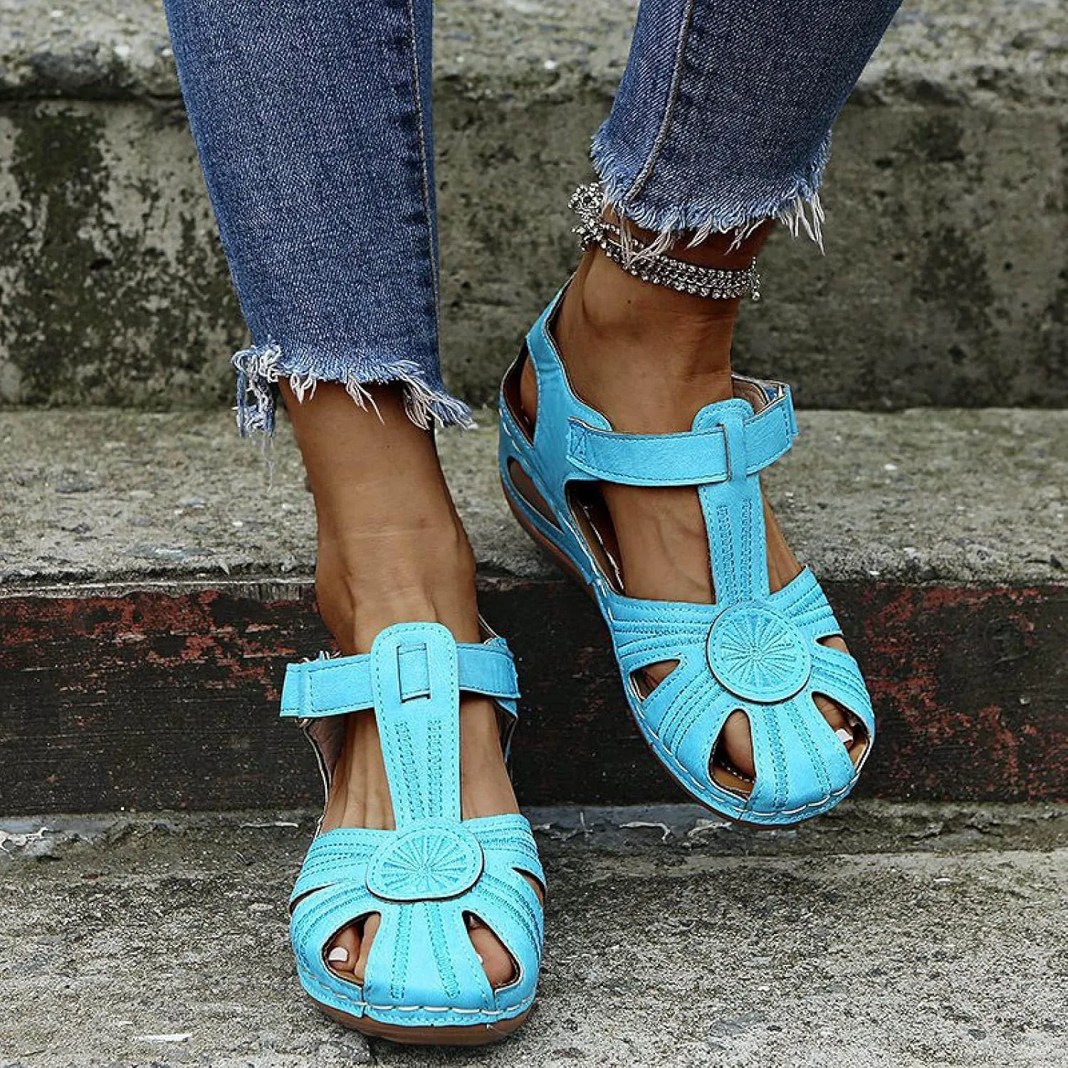 oiangi Hook and Loop Sandals for Women Wedge Hollow Closed Toe Summer Solid Color Flowers Beach Shoes Comfortable Casual Ladies Outdoor Slides Sandalias