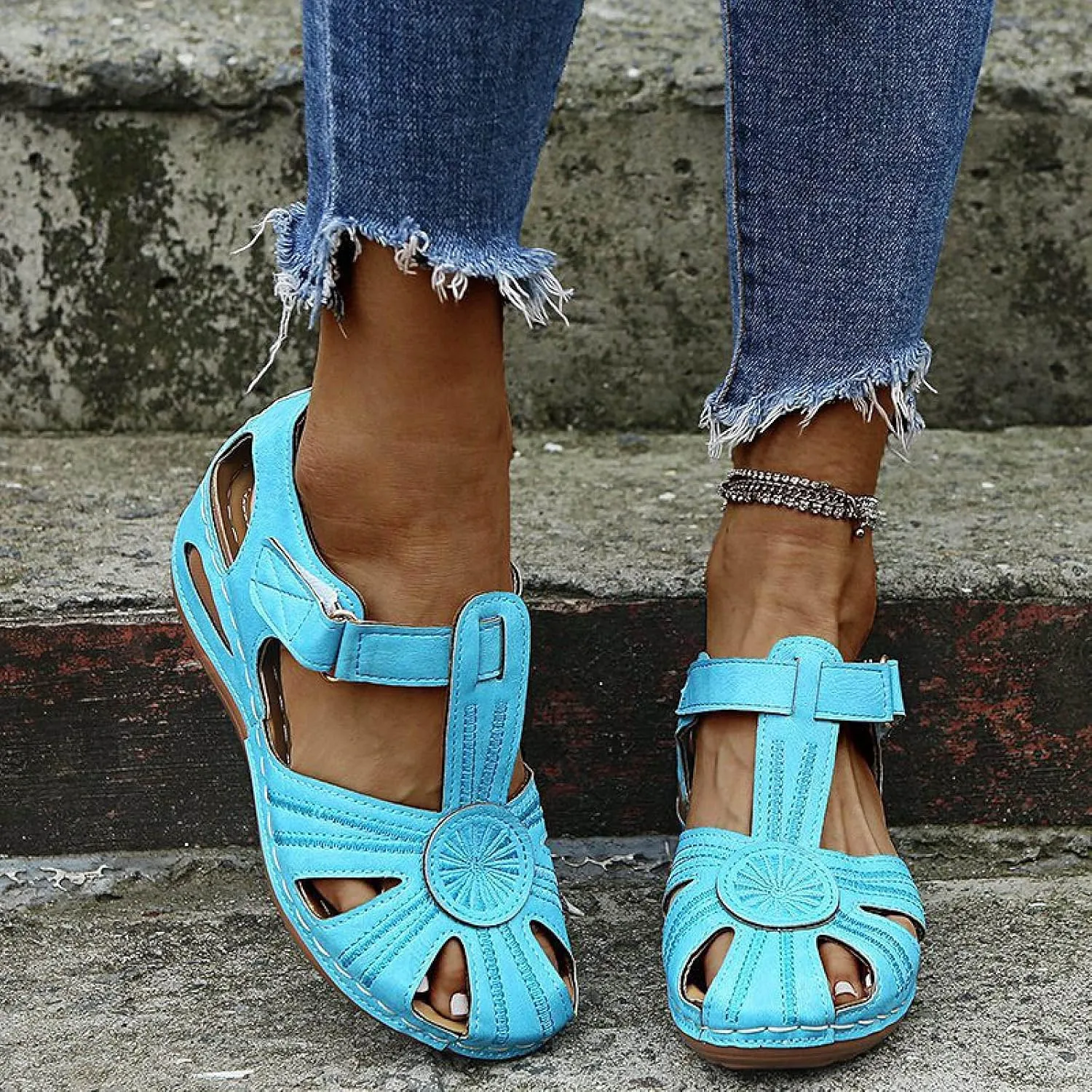 oiangi Hook and Loop Sandals for Women Wedge Hollow Closed Toe Summer Solid Color Flowers Beach Shoes Comfortable Casual Ladies Outdoor Slides Sandalias