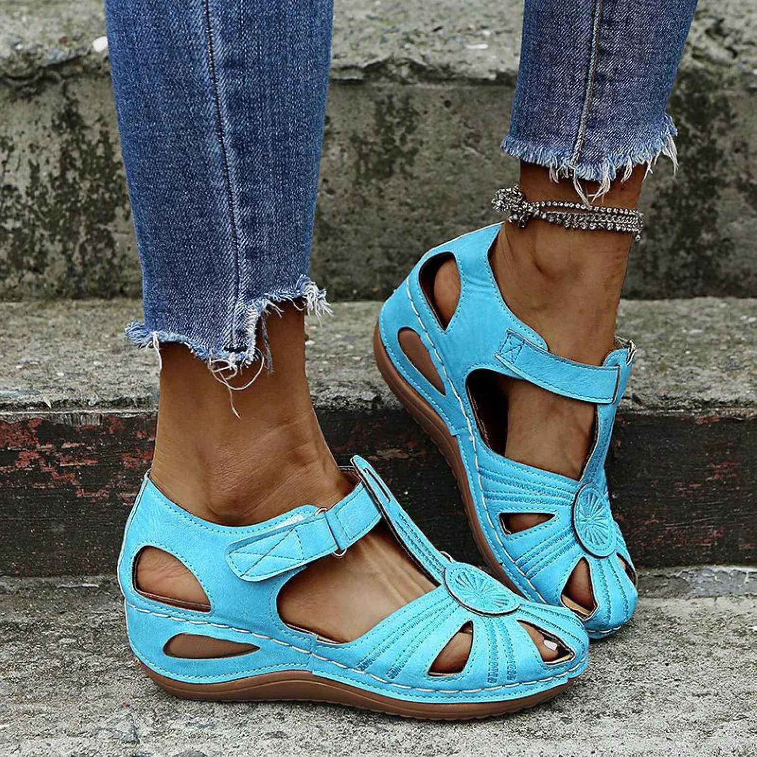 oiangi Hook and Loop Sandals for Women Wedge Hollow Closed Toe Summer Solid Color Flowers Beach Shoes Comfortable Casual Ladies Outdoor Slides Sandalias