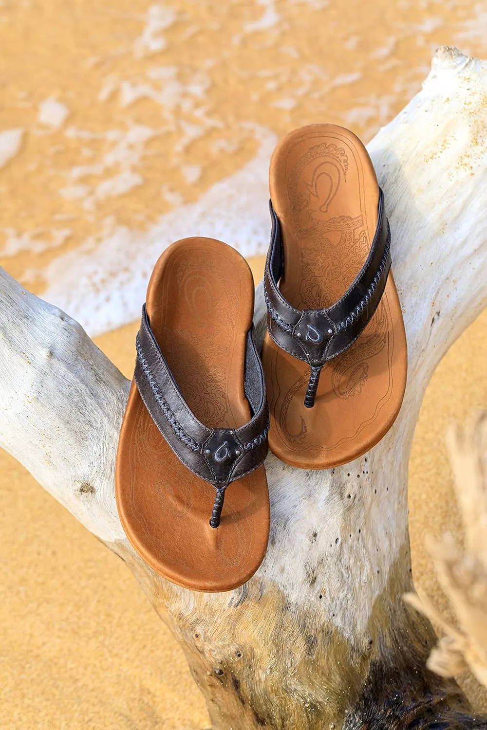 OLUKAI Mea Ola Men's Leather Beach Sandals, Soft & Durable Flip Flops, Arch Support & Comfort Fit, Enhanced Grip & Traction