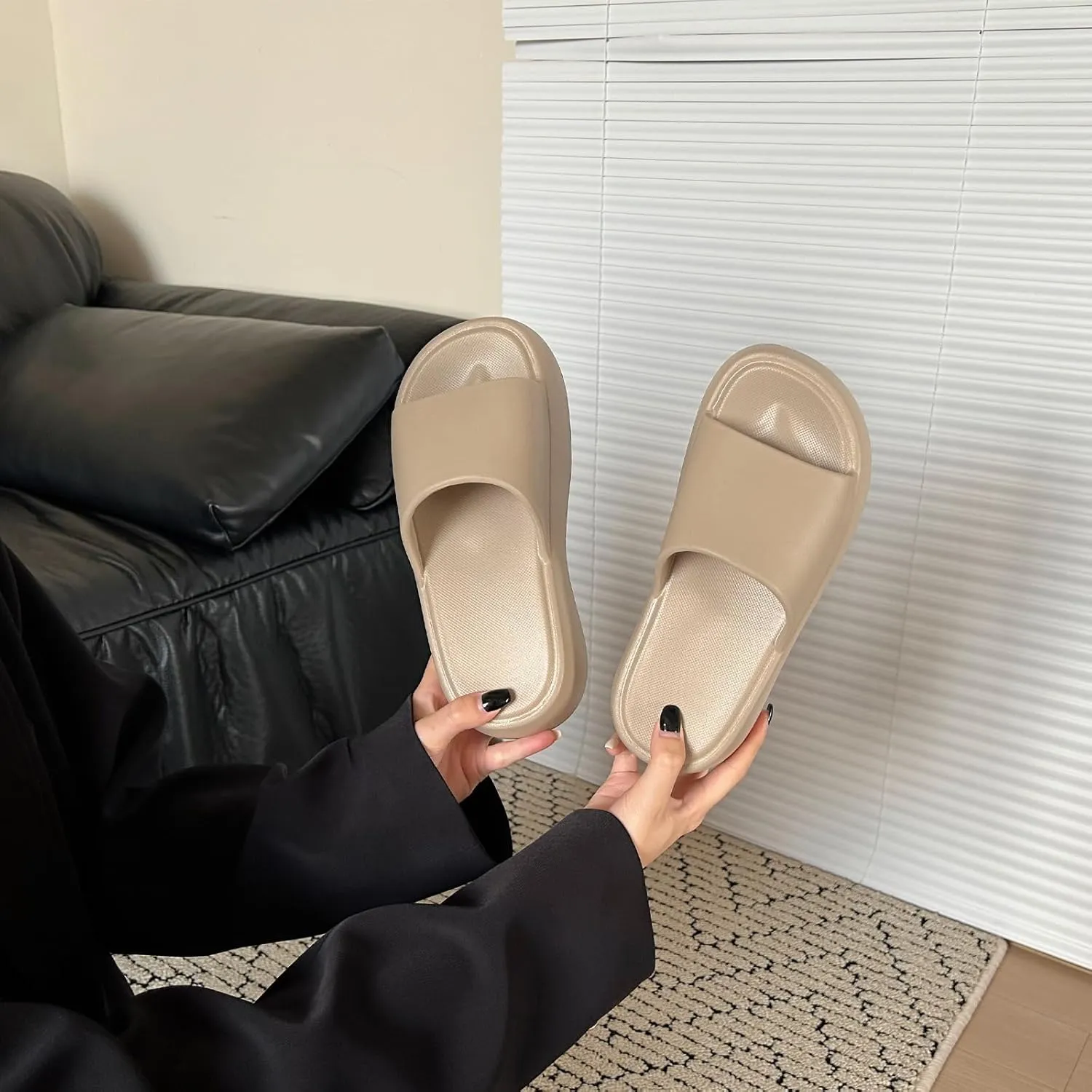 Platform Slides for Women, Platform Sandals Women Comfortable, Cute Flatform Beach Sandals, Slip on Summer Cloud Vacation Shoes for 2025
