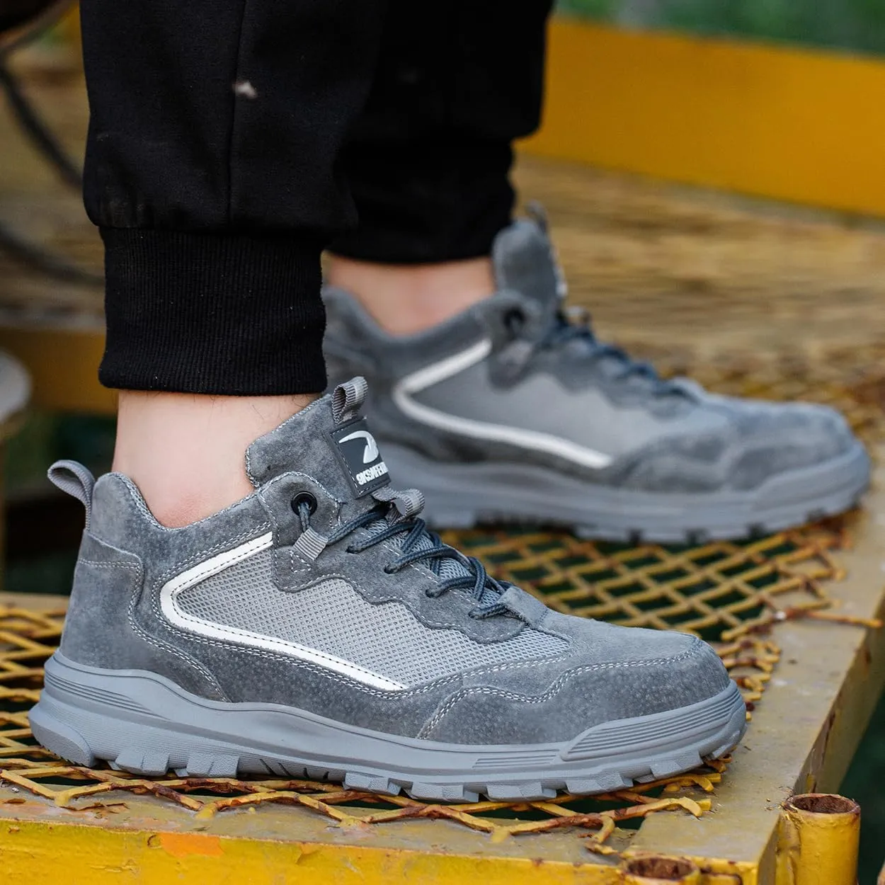 Safety Work Shoes for Men Indestructible Work Sneakers Breathable and Lightweight Safety Shoes Puncture Proof Work Shoes for Industrial Construction Slip Resistant