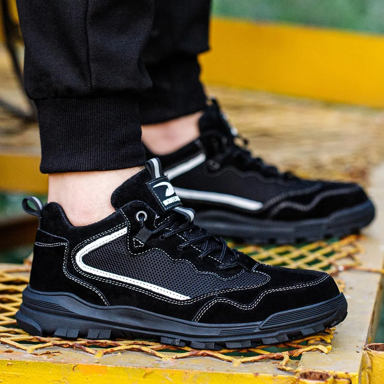 Safety Work Shoes for Men Indestructible Work Sneakers Breathable and Lightweight Safety Shoes Puncture Proof Work Shoes for Industrial Construction Slip Resistant