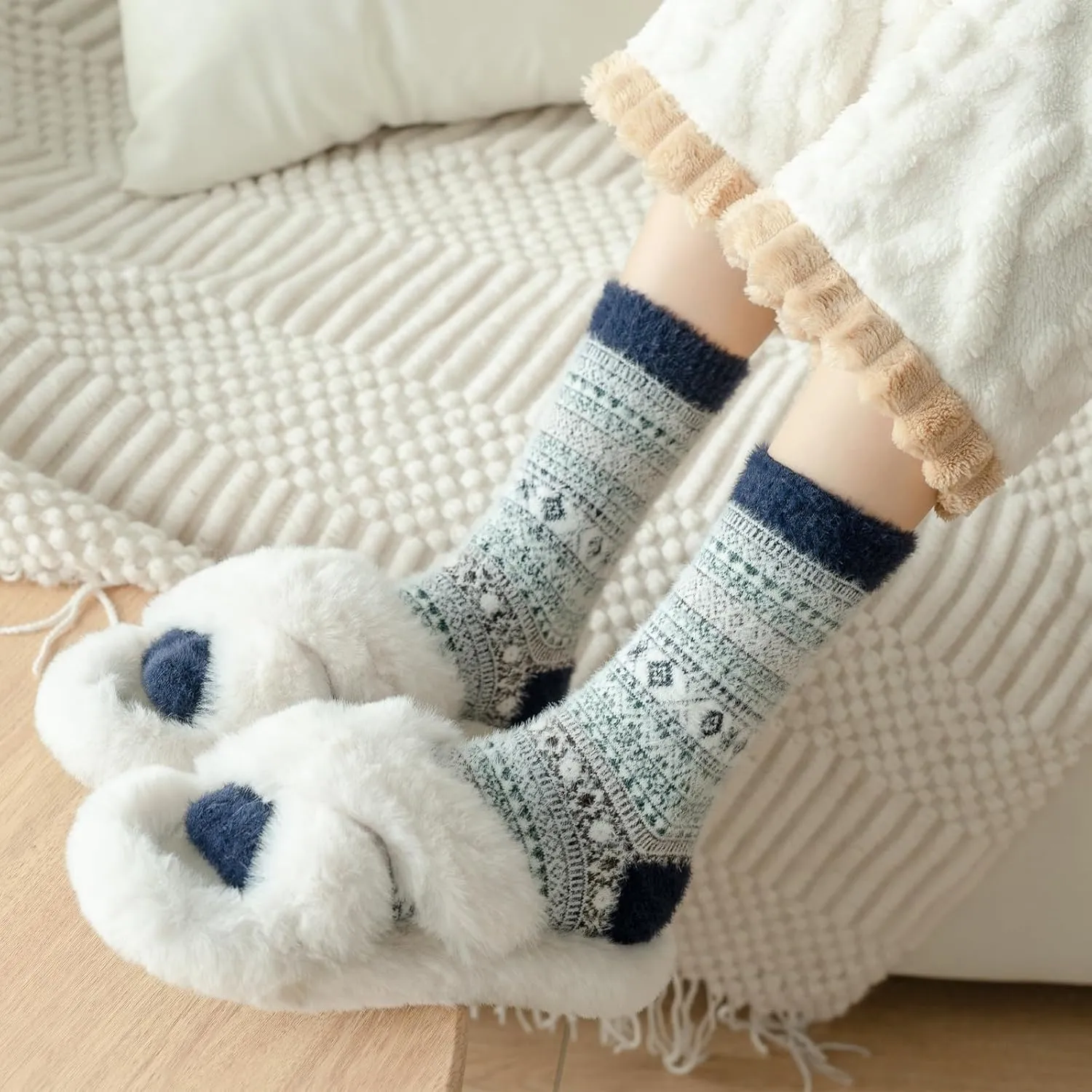 SISOSOCK 5 Pack Women's Thick Soft Warm Fuzzy Socks - Winter Wool Fluffy Cozy Socks for Home, Sleep & Gifts