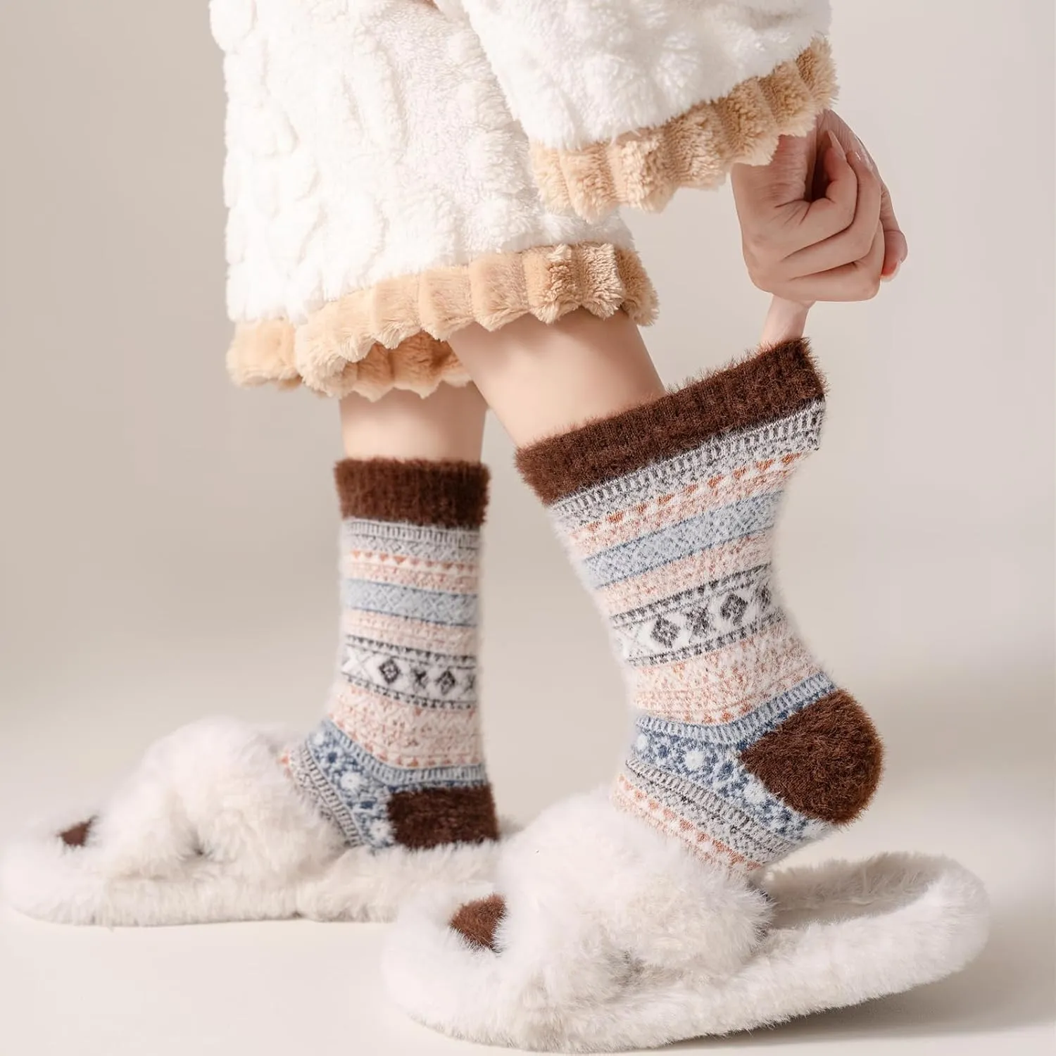 SISOSOCK 5 Pack Women's Thick Soft Warm Fuzzy Socks - Winter Wool Fluffy Cozy Socks for Home, Sleep & Gifts
